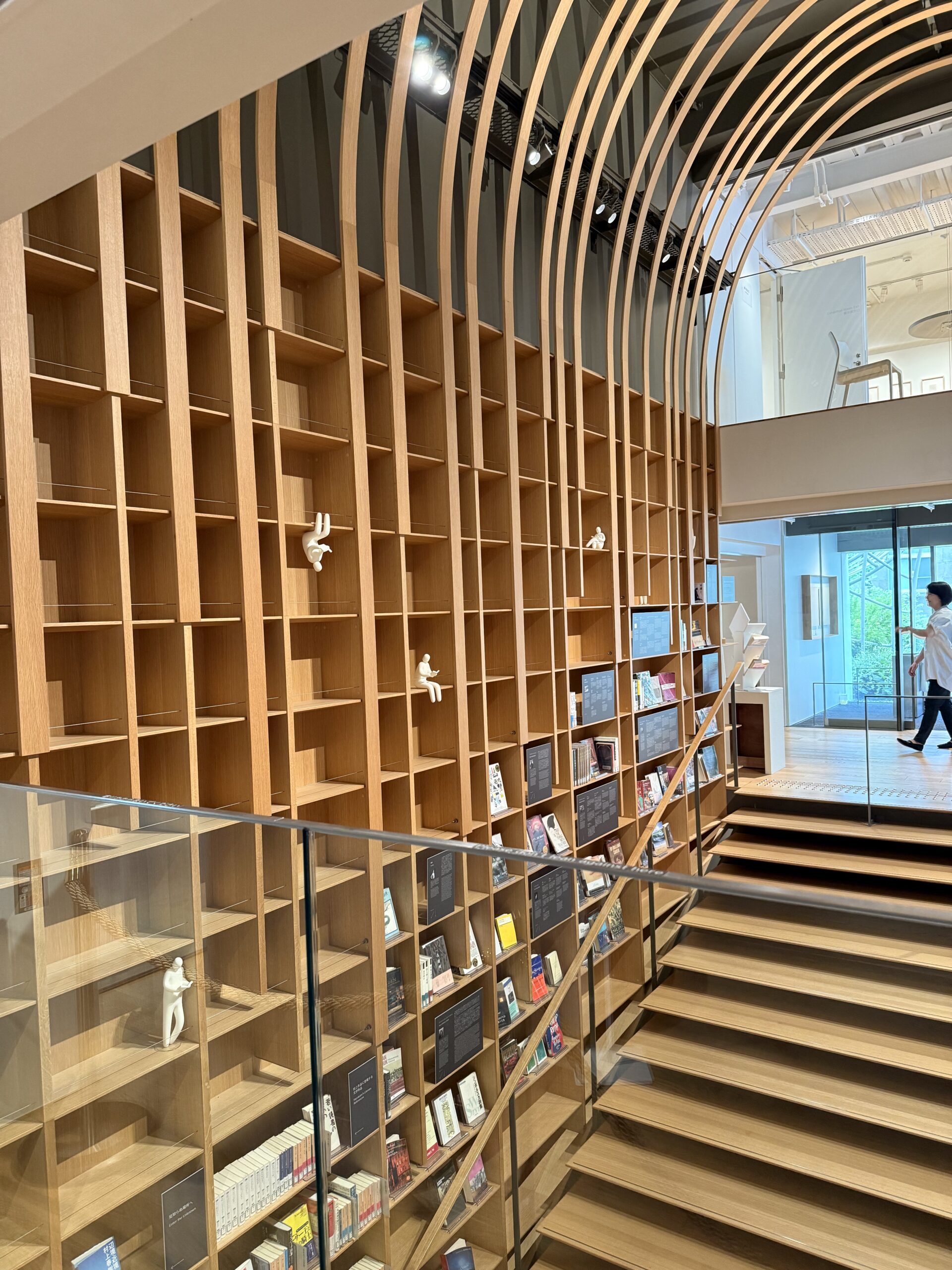 도쿄 무라카미 하루키 도서관, 와세다대학 학생들의 재즈 공연까지 힐링하기